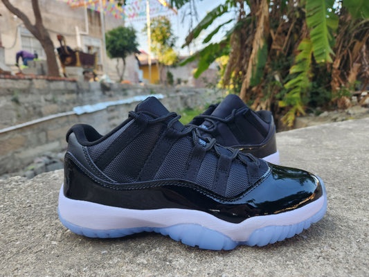 AJ 11